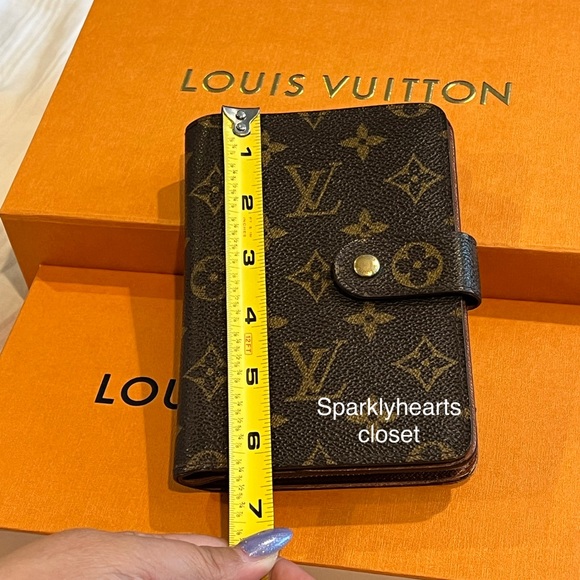 Louis Vuitton Zippe Bifold Wallet - Picture 12 of 15